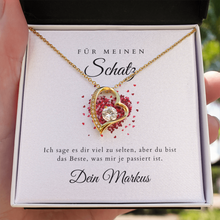Lade das Bild in den Galerie-Viewer, Forever Love Valentinstag - Halskette mit Herzanhänger &amp; personalisierter Karte
